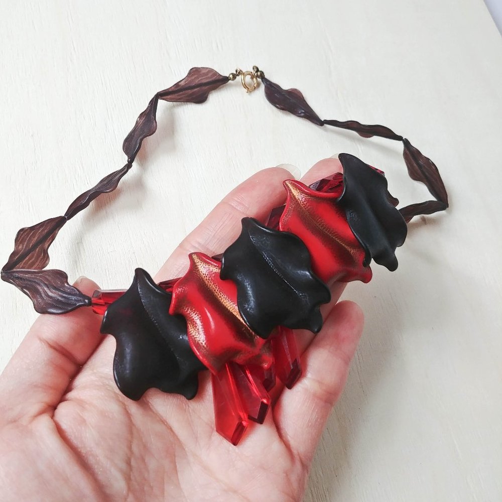►Free With Another Bundle ◄ 70s Vintage Leaf Dangle Necklace